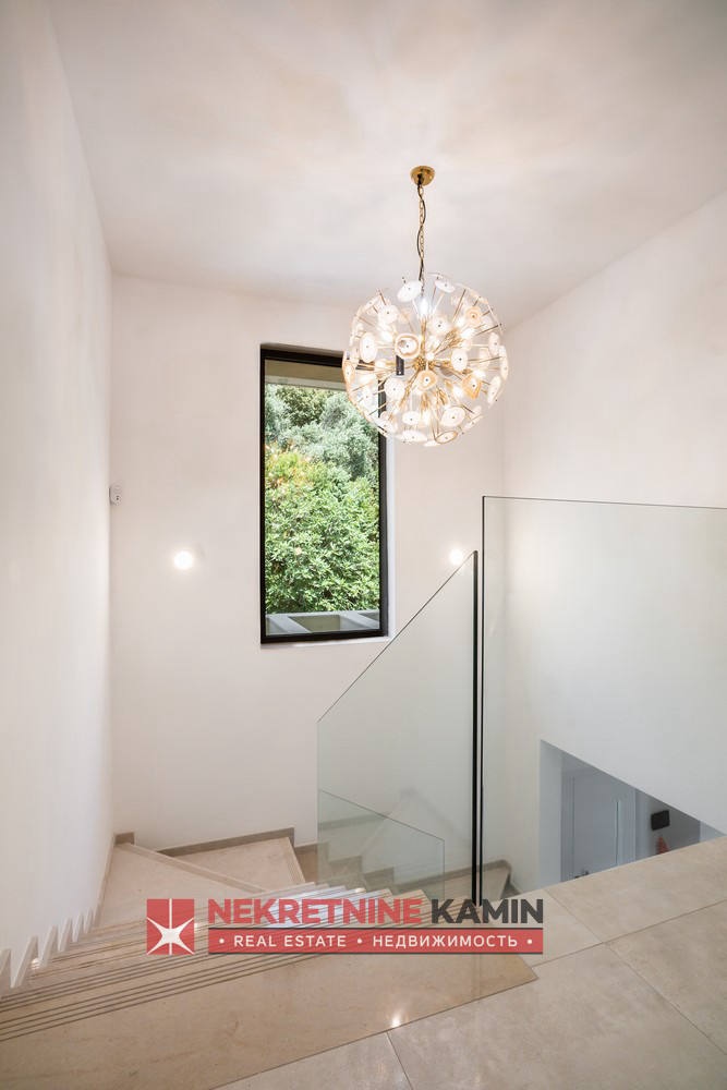 Квартира, 6803 м², 2 520 000$ — FAKTOR